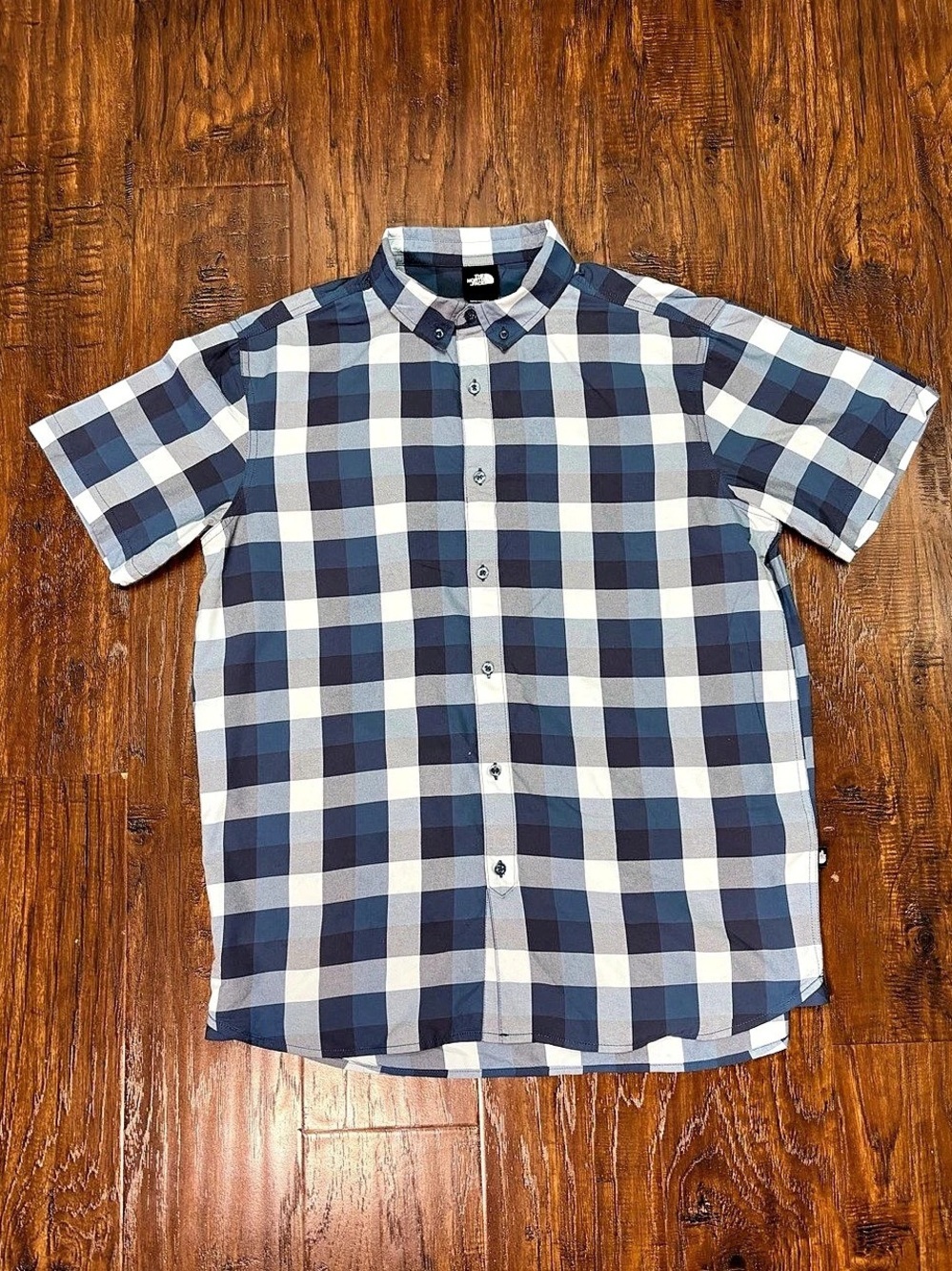 The North Face Plaid Button Down in Blue & White XL Like New